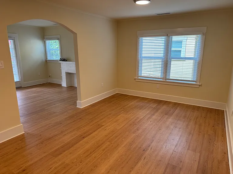 428 N Jackson St — Photo 14