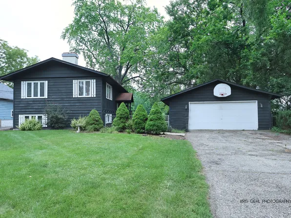 25 N Channel Dr, Round Lake Beach, IL 60073