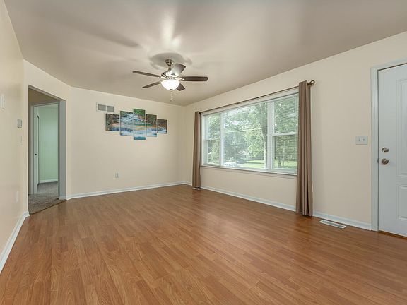 3rd image of 442 Westbrook Ave