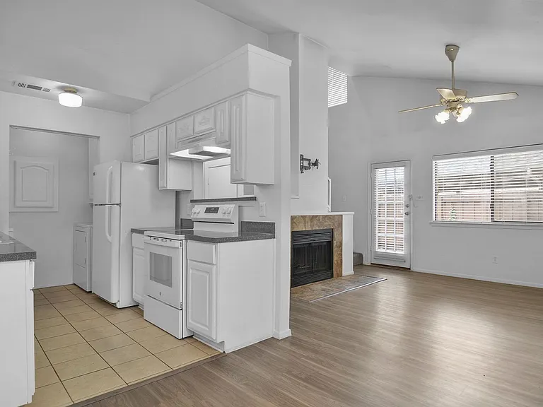 5720 Cedar Creek Dr — Photo 14