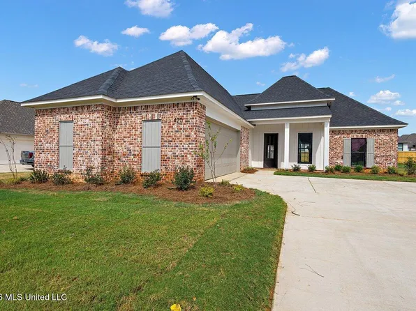 420 Aurora Cir, Canton, MS 39046
