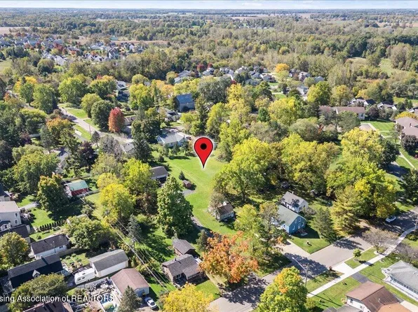 221 Lloyd St, Williamston, MI 48895
