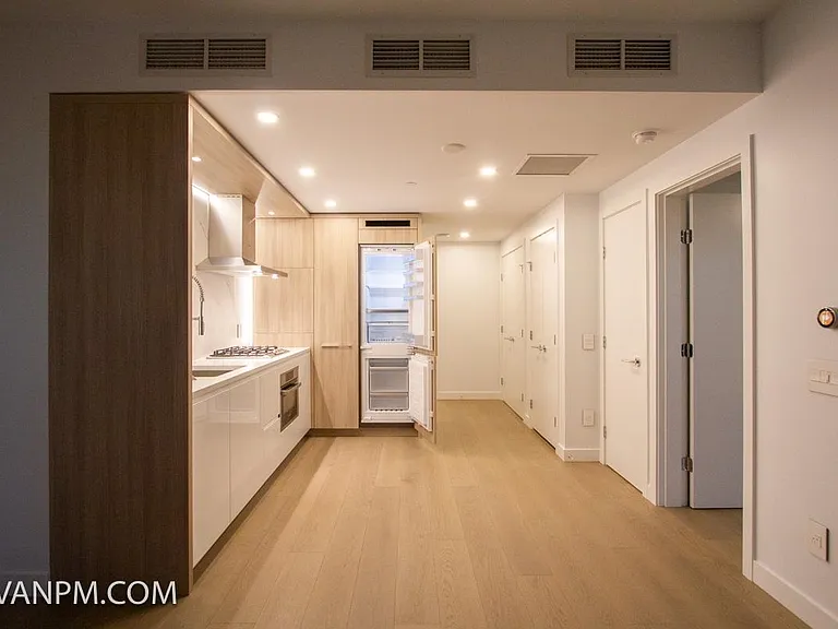 15165 Thrift Ave #202 — Photo 10