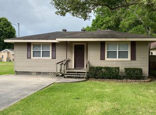 1316 S 14th St, Nederland, TX 77627