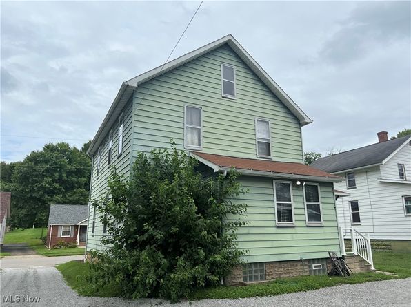 407 E North Ave, East Palestine, OH 44413