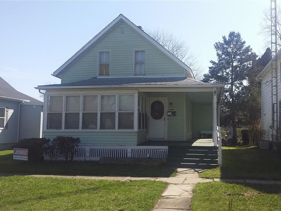 2nd image of 824 N Walnut St