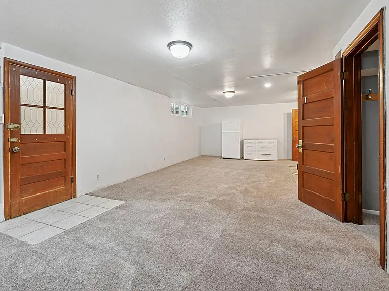 1318 E Willamette Ave — Photo 10