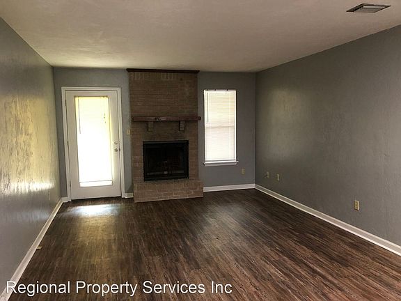 3rd image of 2903 Woodrich Dr #C