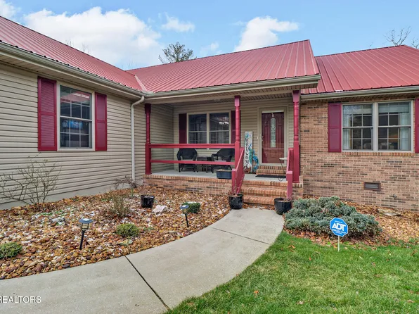 17 Dickens Ln, Crossville, TN 38558