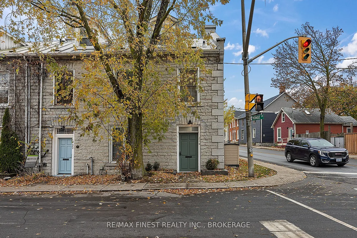 Photo 1 of 24 - 114 Yonge St - Kingston, ON Primary Photo - 114 Yonge St