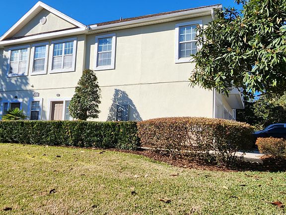 5th image of 1716 Forest Lake Cir E APT 3