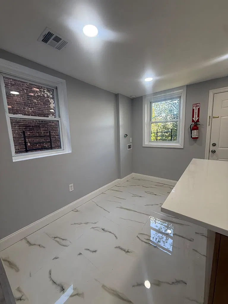 4 bed, 800 sqft, $2,295 — Photo 2
