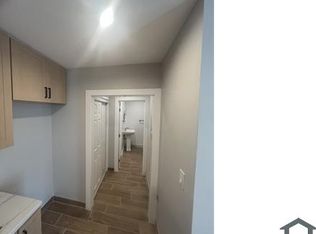 14248 Gilmore St #1, Van Nuys, CA 91401