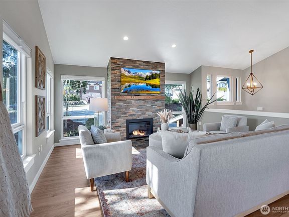 5th image of 3619 Nassau Avenue NE
