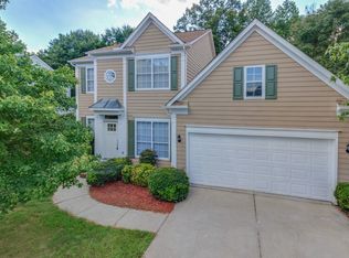 9008 Pickering Grove Ln, Charlotte, NC 28216