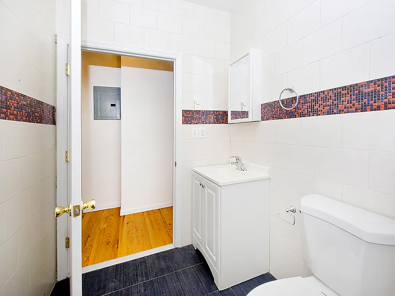 177 W 26th St #204 — Photo 6