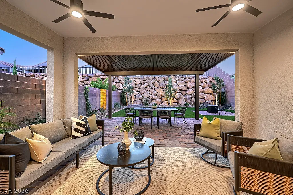 3 bed, 2.5 bath, 1800 sqft, $4,500 — Photo 2
