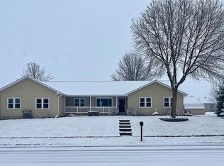 Pleasant Hill Dr, De Witt, IA 52742