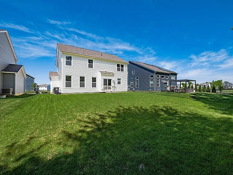 9222 Ash Grove Dr — Photo 3
