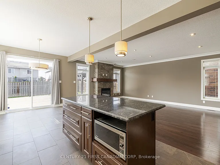 1690 Beaverbrook Ave — Photo 13