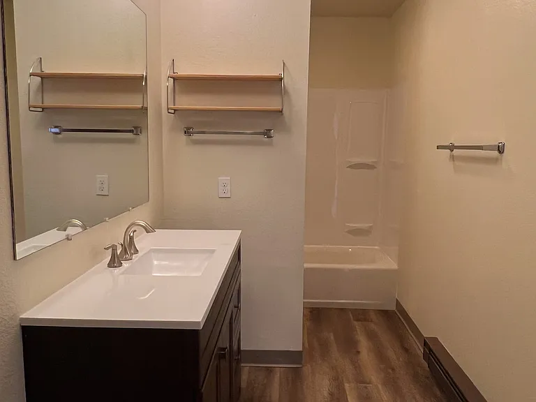 2304 Hillview Ct — Photo 6
