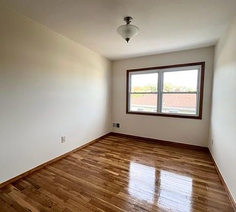 5th image of 21411 15th Ave #2