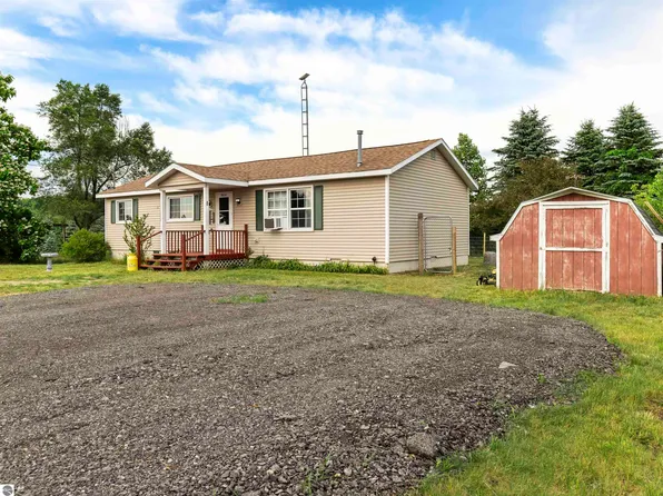 9451 Marilla Rd, Copemish, MI 49625