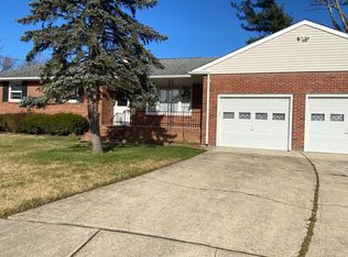 14 Tartan Ct, Lawrence Township, NJ 08648