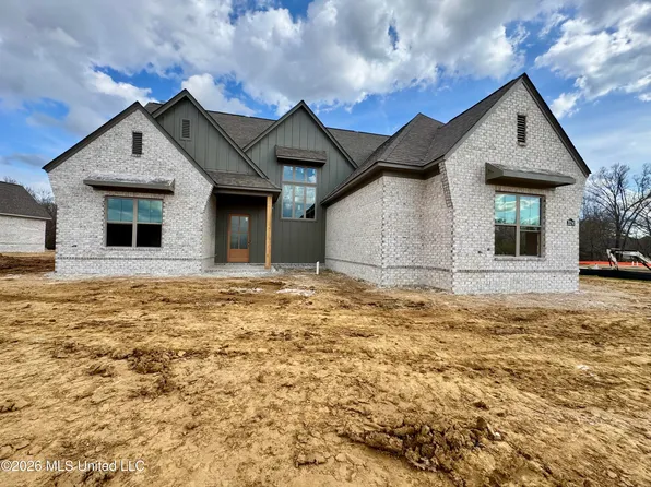 324 Oakworth Dr, Hernando, MS 38632