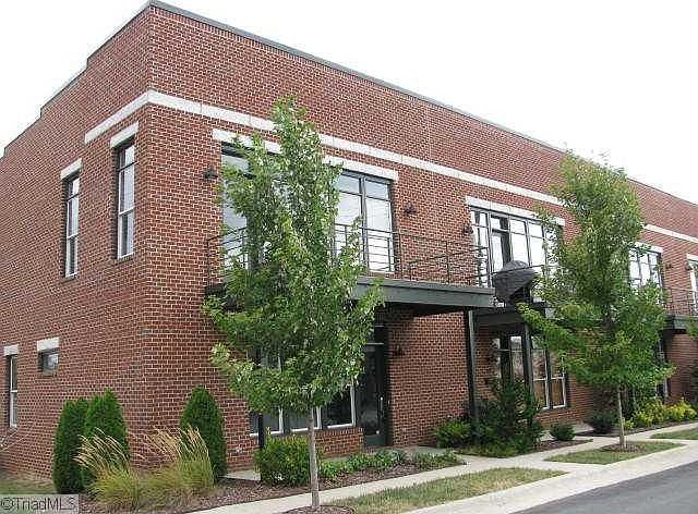 1st image of 460 Arlington St