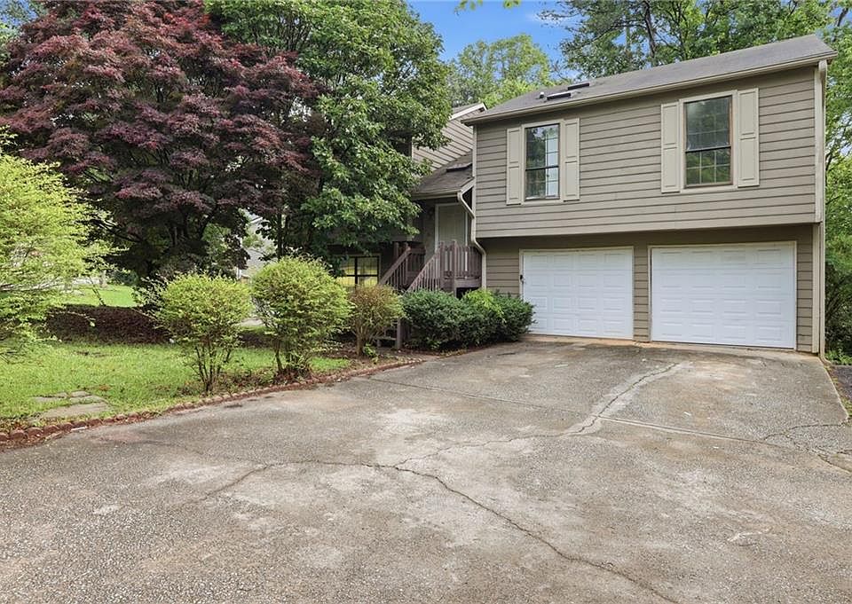 1st image of 1648 Olde Oak Dr
