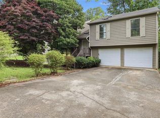 1648 Olde Oak Dr, Lithia Springs, GA 30122