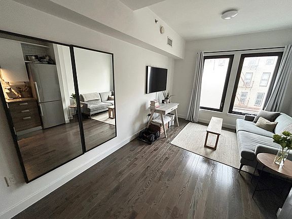2nd image of 186 Greenpoint Ave APT 3A