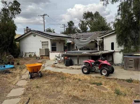 35325 Wyse Rd, Agua Dulce, CA 91390