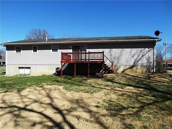 5th image of 76 Pearl Dr