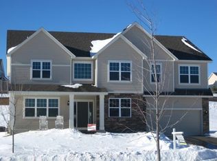 2440 Heron Ln, Victoria, MN 55386