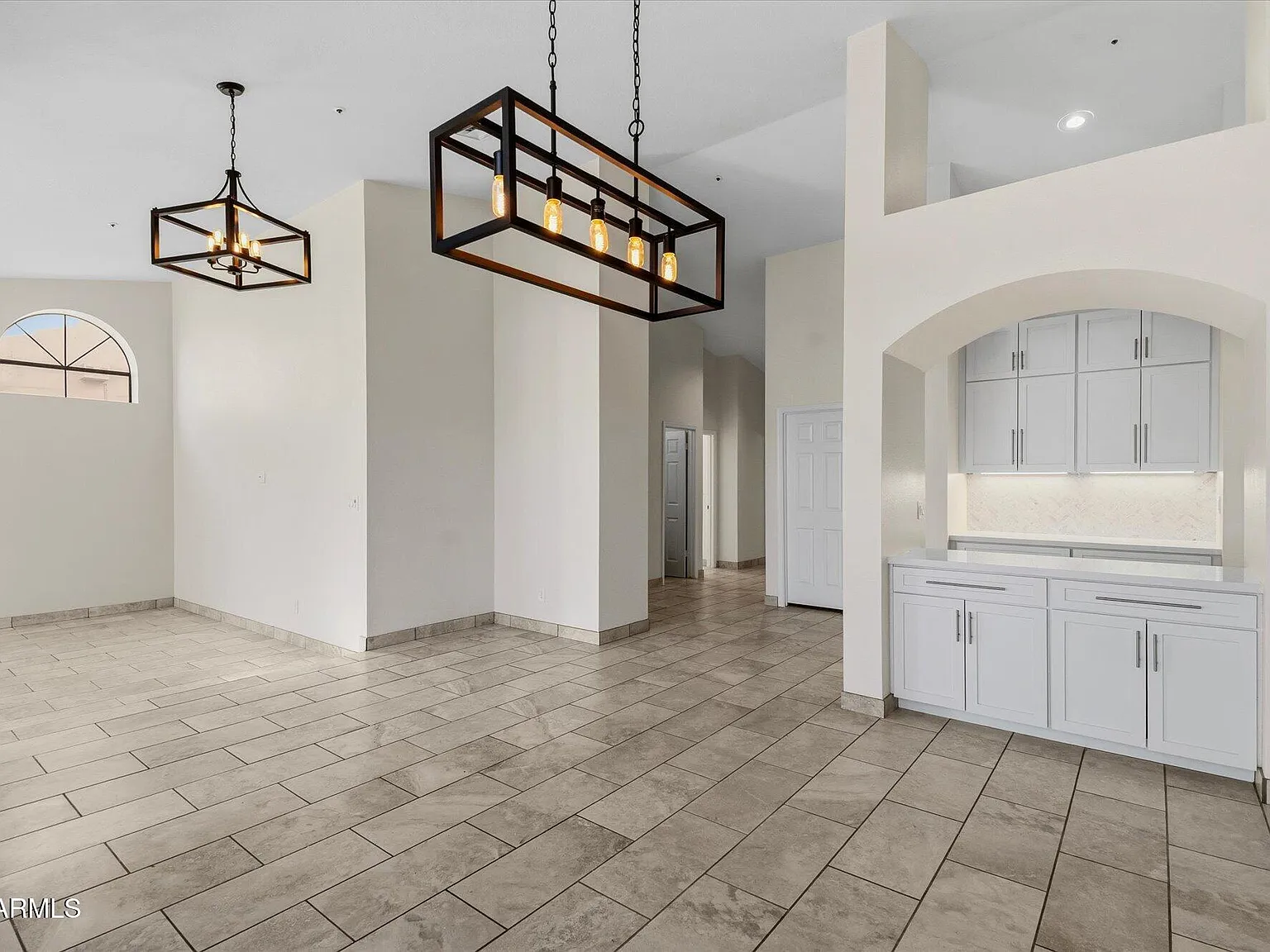 4 bed, 2.5 bath, 2470 sqft, $4,750 — Photo 3