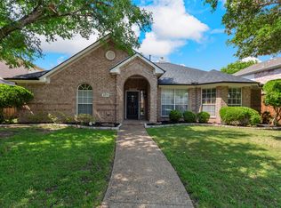 8813 Lakepointe Ave, Rowlett, TX 75088