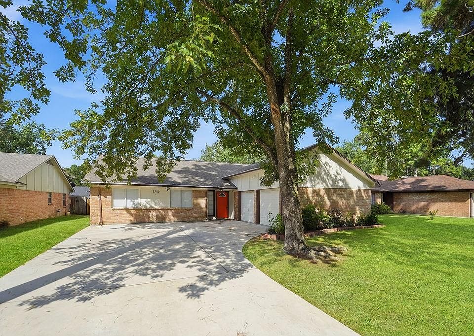 1st image of 25119 Lynbriar Ln