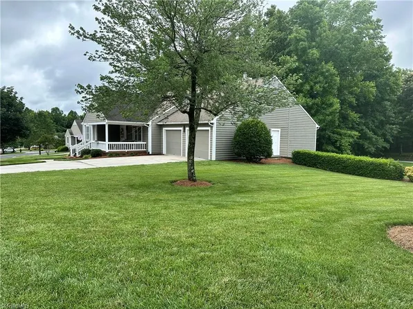633 Huntington Dr, High Point, NC 27262
