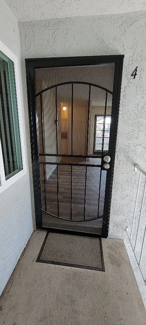 Highland Avenue 4452 (1-5) — Photo 2