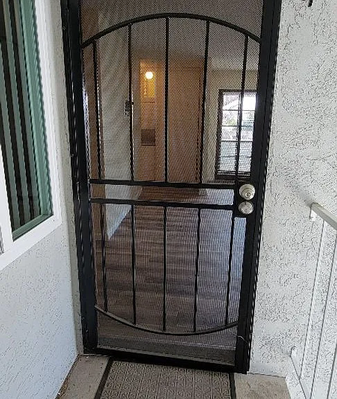 Highland Avenue 4452 (1-5) — Photo 2
