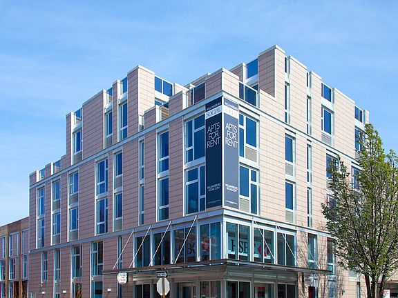 4th image of 250 Bedford Ave #129312