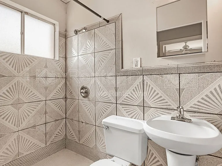 1540 N Zenobia St — Photo 13