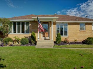 27 Santin Dr, Cheektowaga, NY