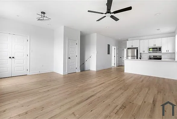 3015 Burdette St — Photo 11