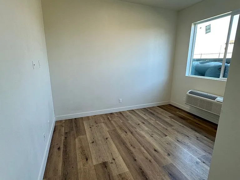 10914 S Main St #104 — Photo 8