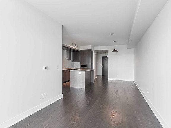 5th image of 3018 Yonge St #909