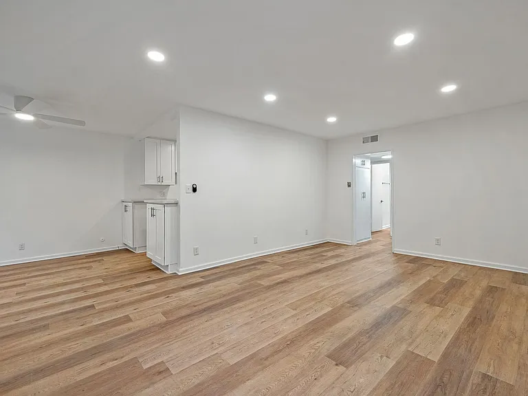 911 Havenhurst Drive (#840) — Photo 5