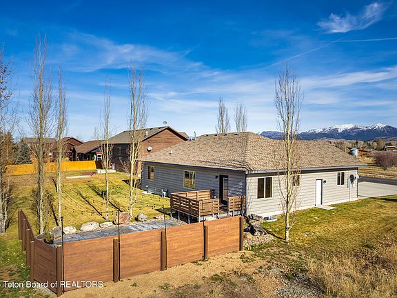 5th image of 398 Palisade Trl
